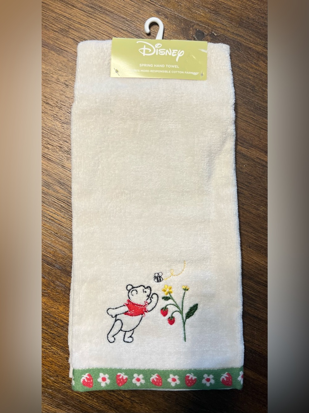 Brand New-Disney Winnie the Pooh Hand Towel